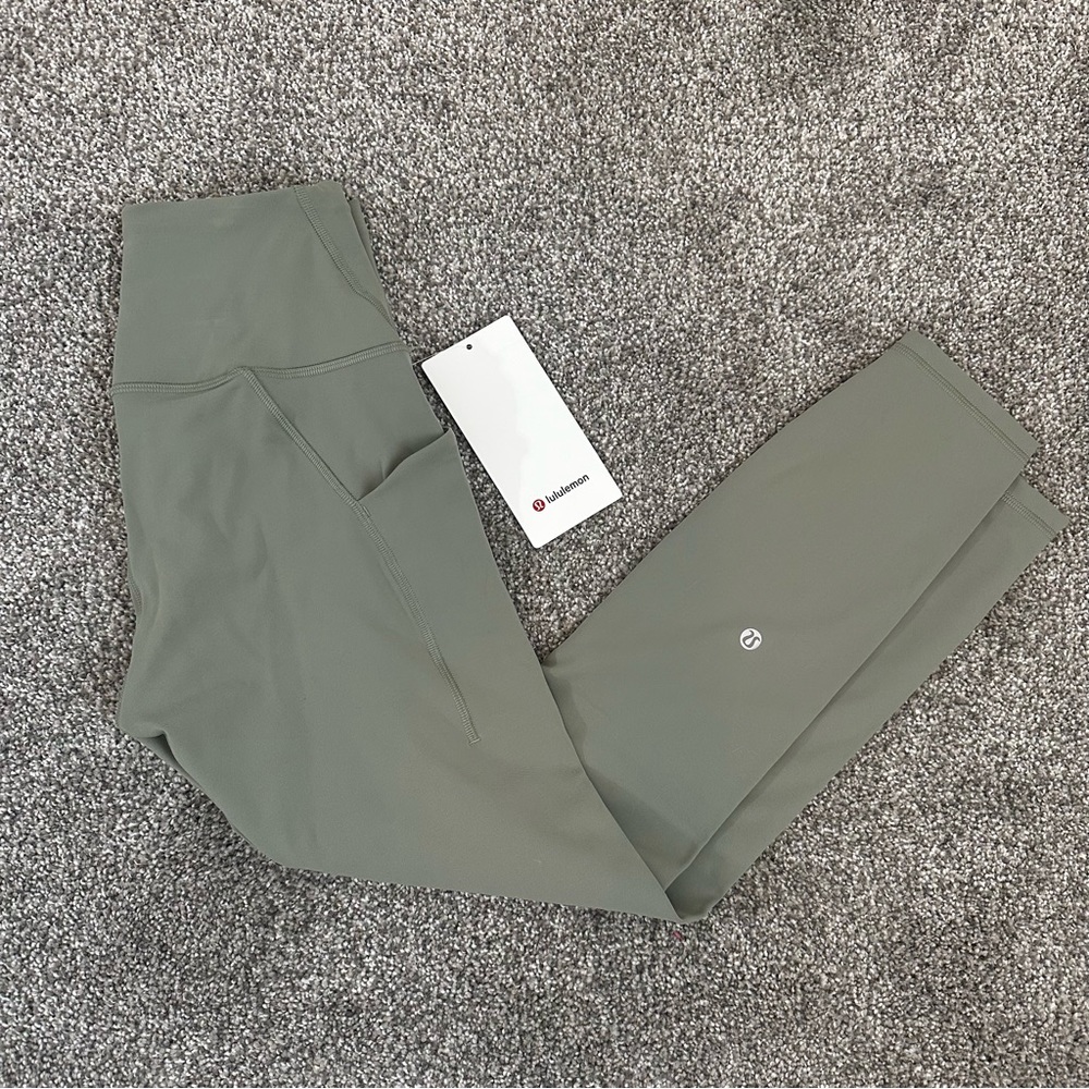 NWT Lululemon Wunder Train HR tight 25” with pockets